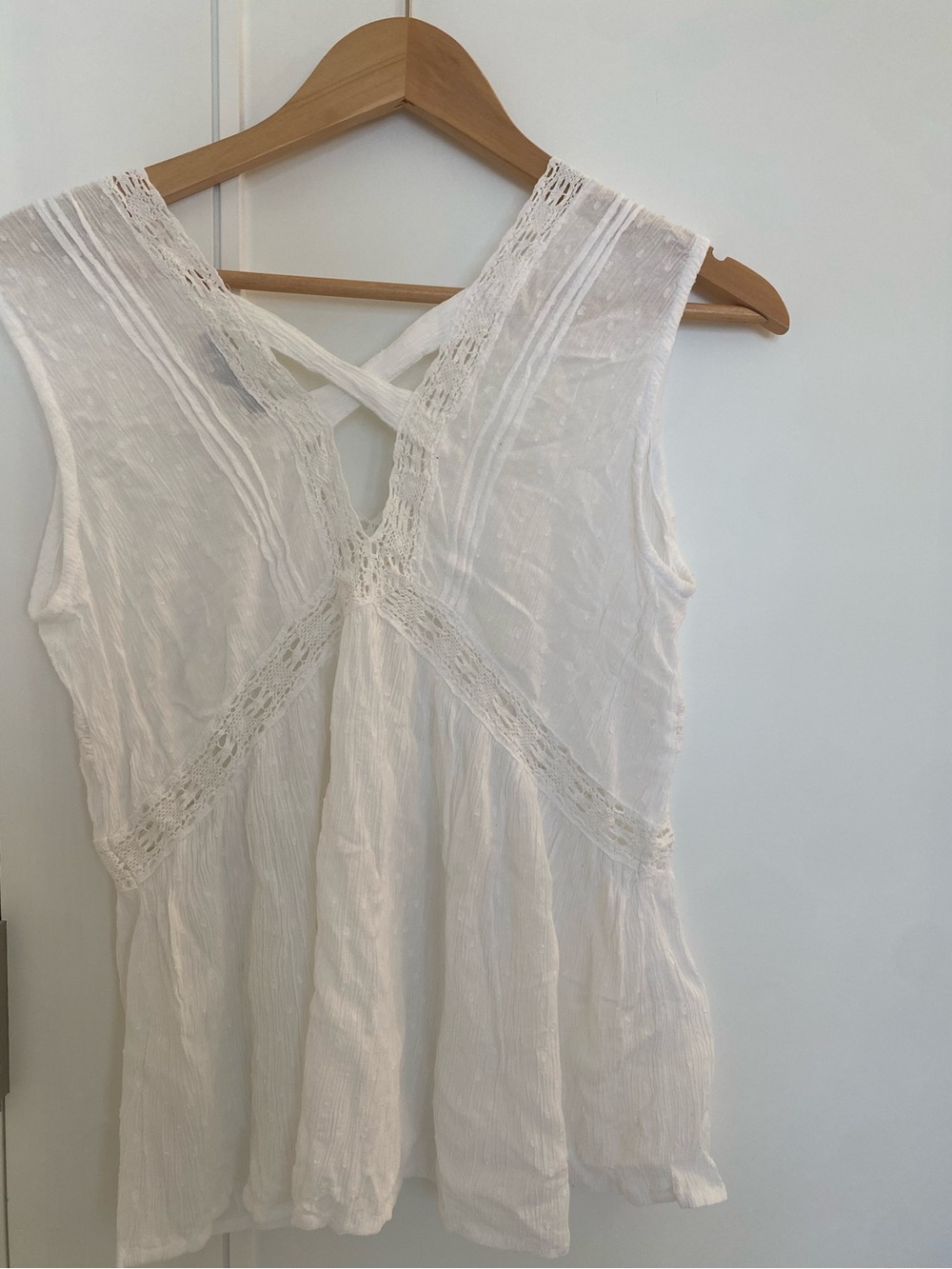 Dex White -Trim Sleeveless Top Size Small